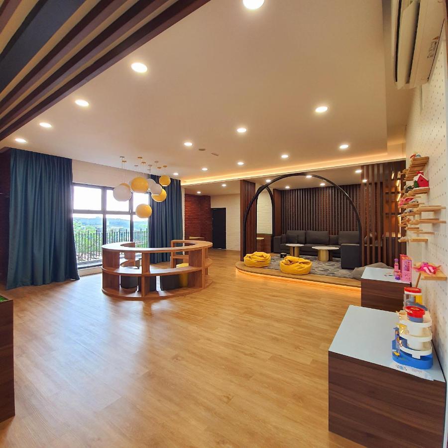 The Glass Homestay Putrajaya Exterior foto